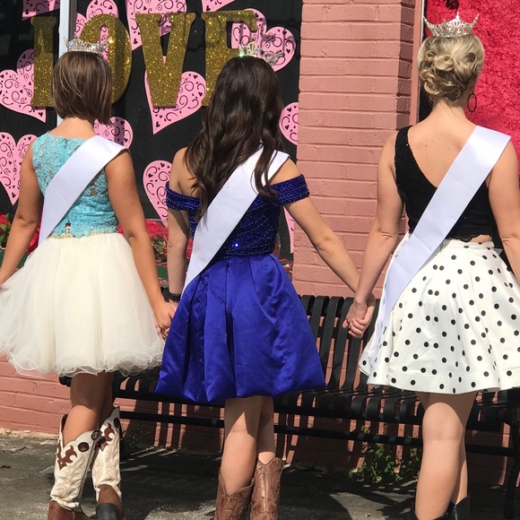 Homecoming/ cocktail dress. - Picture 4 of 8